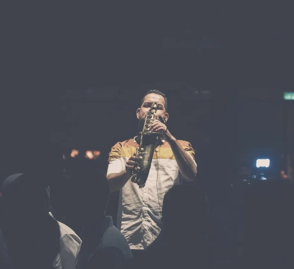 סקסופוניסט כנר לאירועים sax and violins player